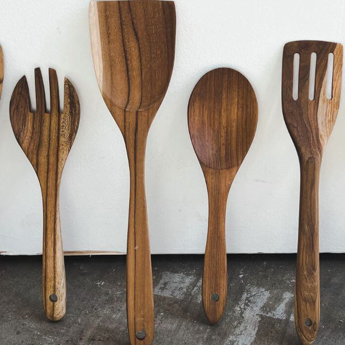 The Beauty of Your Kitchen: 3 Ways to Display Wooden Utensils - Solange & Frances