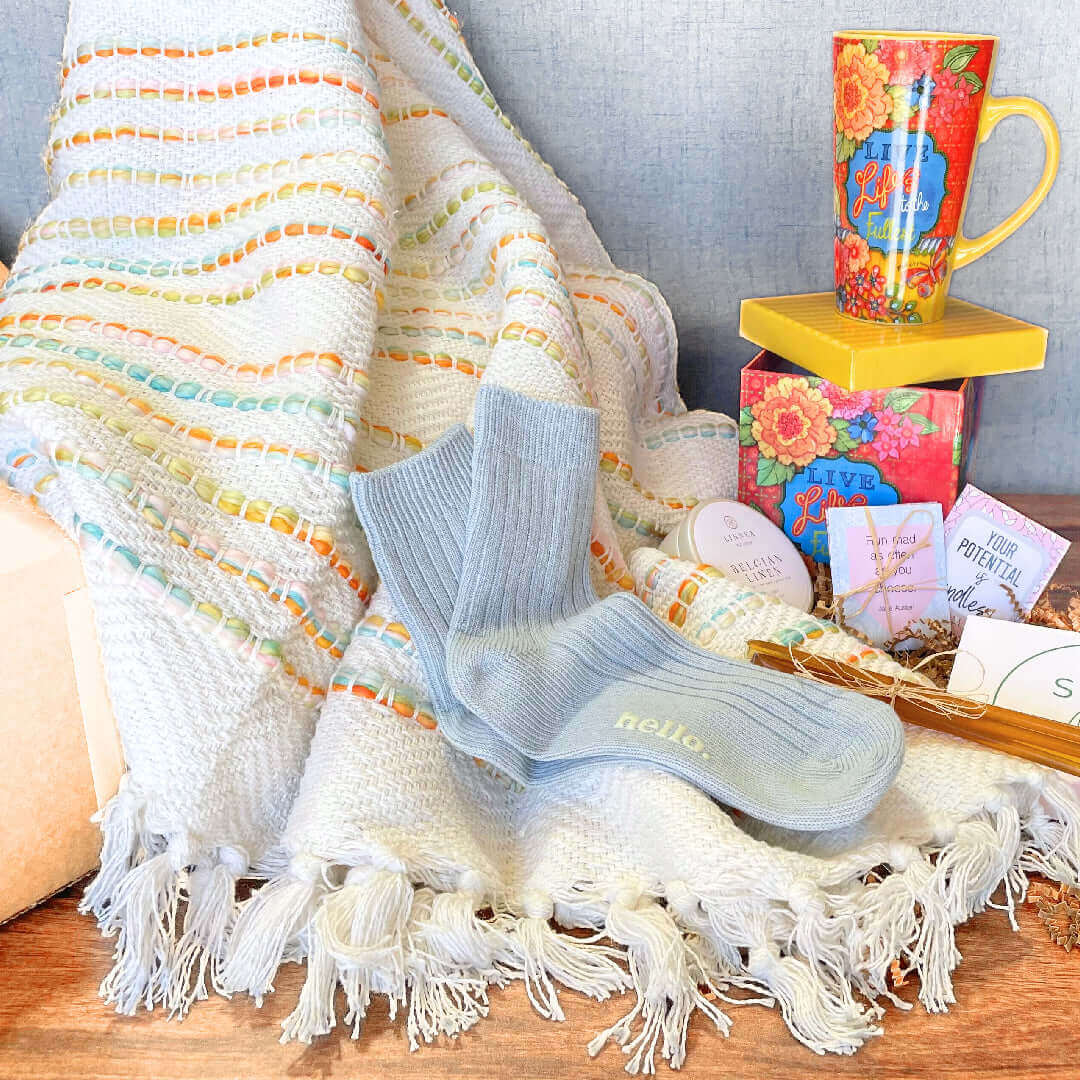 Cozy Throw Gift Box - Rainbow - Solange & Frances
